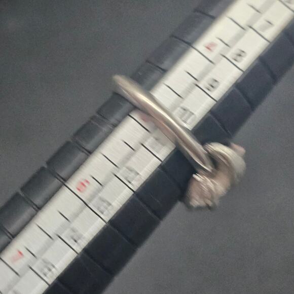 Vintage Avon 1973 French Twist Ring Silver Tone Size 4.75 - Picture 9 of 9